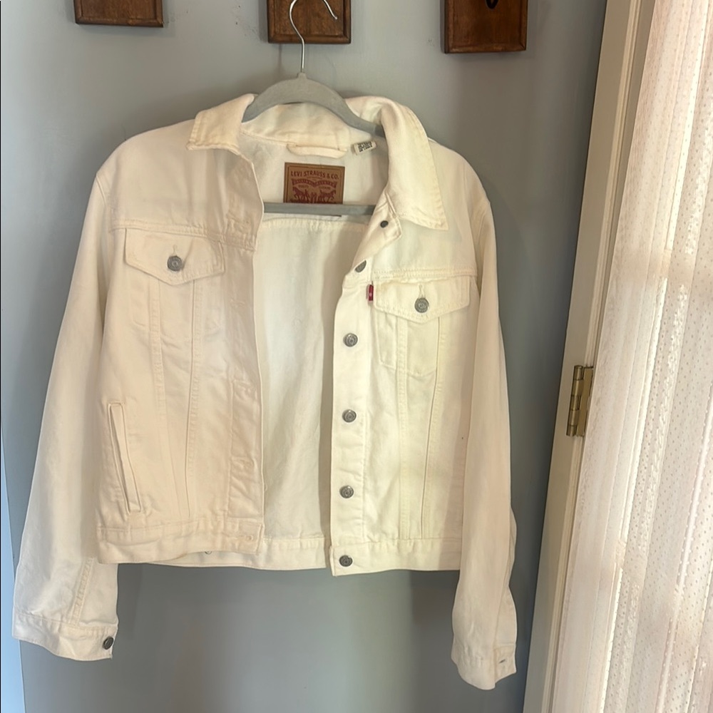 Levi's White Jean Jacket Classic Denim Style